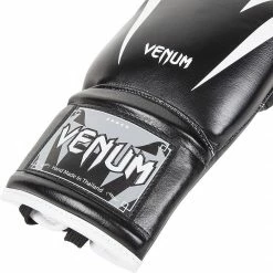 Venum Giant Boxing Gloves - Laces